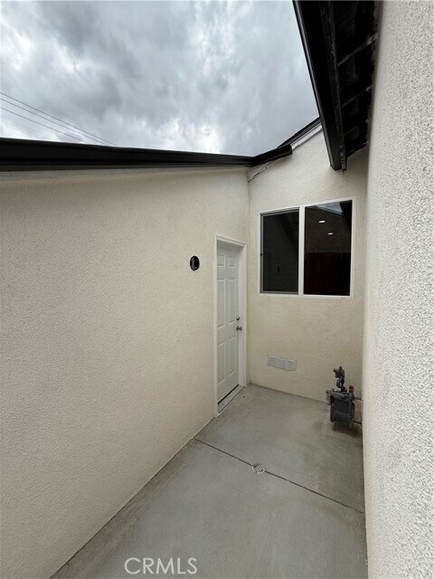 Building Photo - 10172 Vena Ave