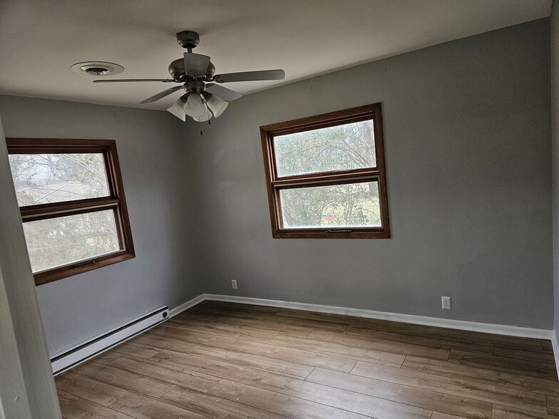 Building Photo - 5140 Kindred Ave