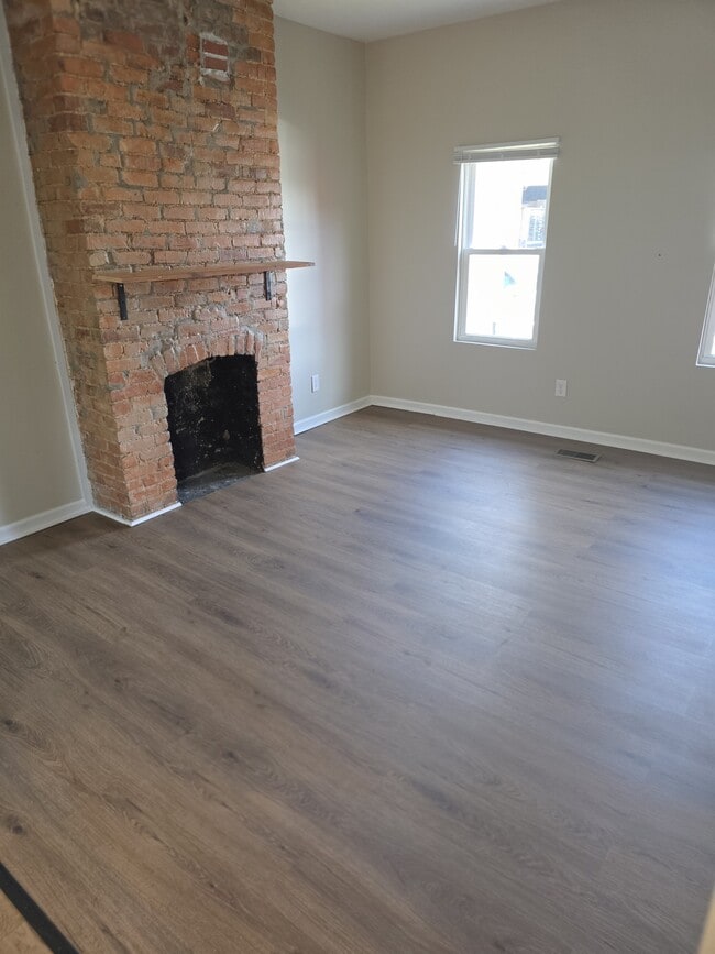 Primary Photo - 771 Parsons Ave