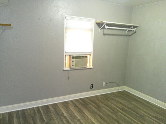 Building Photo - Charming house for rent in a great location