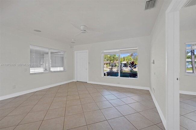 Building Photo - 380 NW 47th Ct