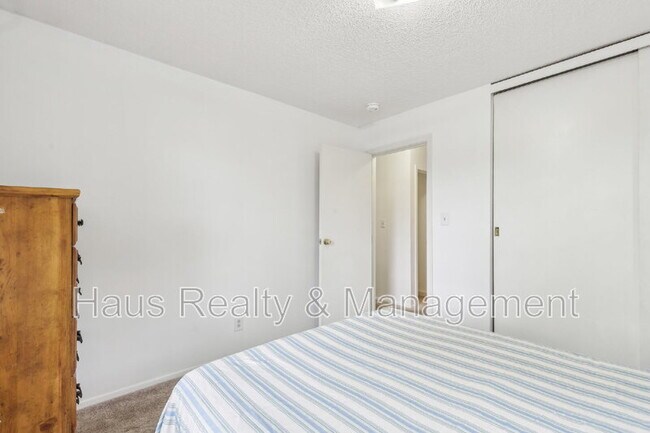 Building Photo - 144 Airport Rd