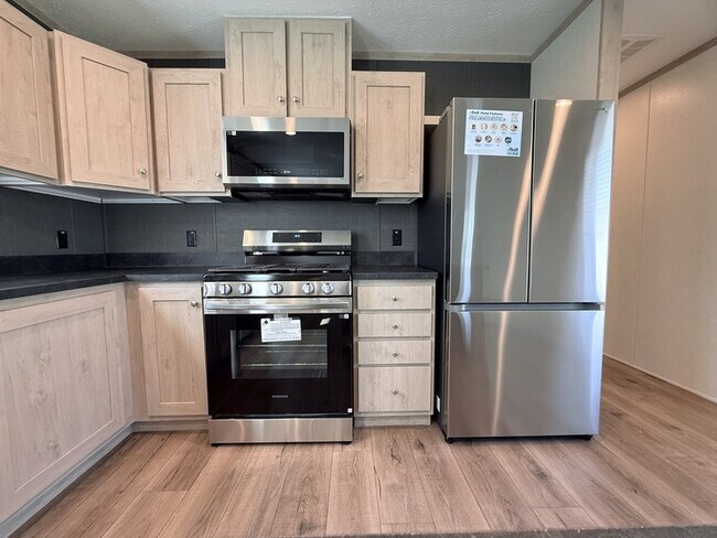 Building Photo - 52963 N Yorktown Ct