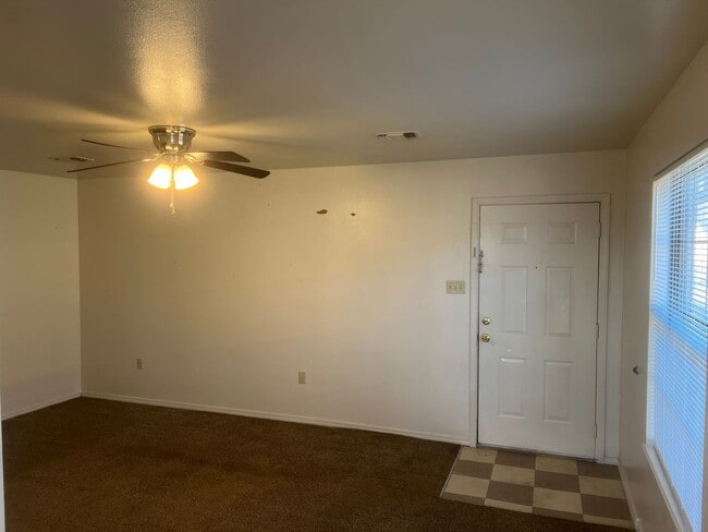 Building Photo - 350 S Davis St