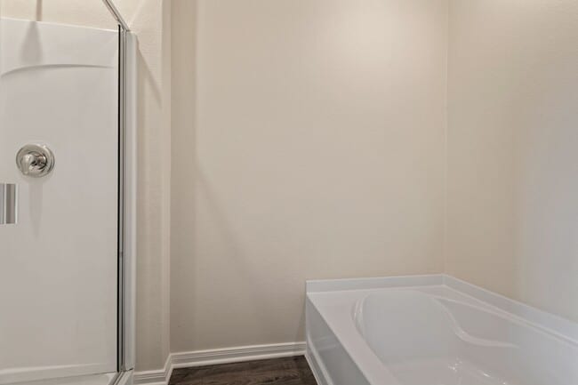 Building Photo - 15870 Berry Hl Dr