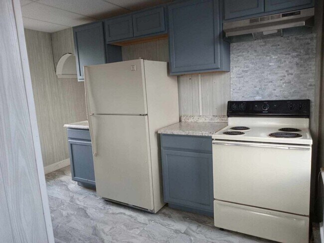 Building Photo - 719 Seneca St