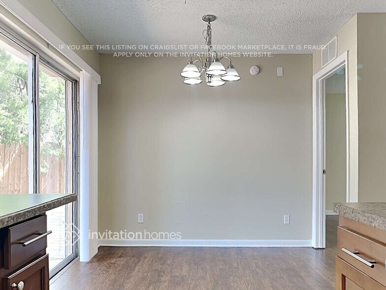 Building Photo - 6033 99th Ct N