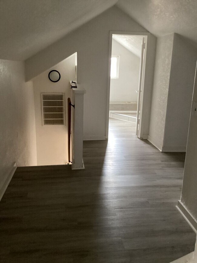 Building Photo - Charming Marysville Home with Bonus Space & Fenced Yard!