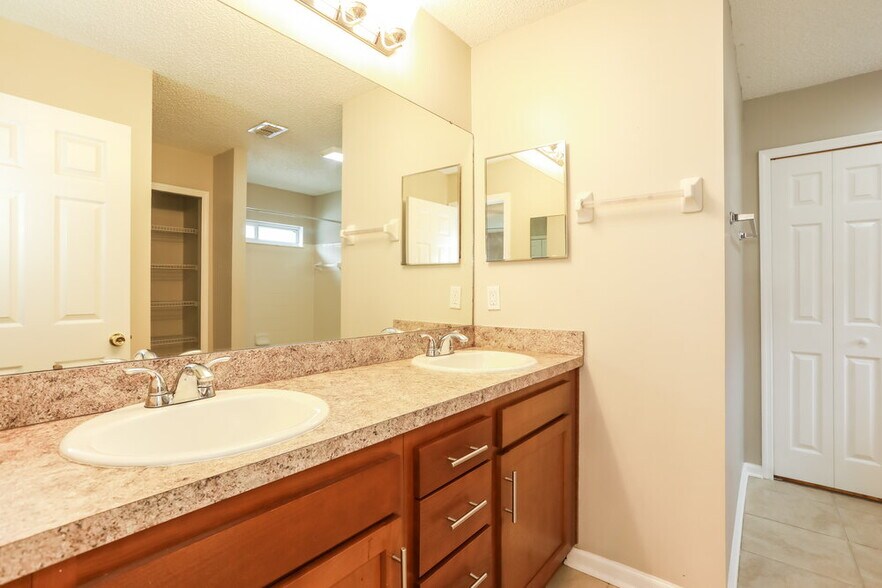 Building Photo - 9366 Daniel's Mill Dr