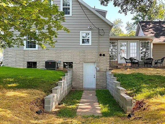 Building Photo - 5501 Kratzville Rd