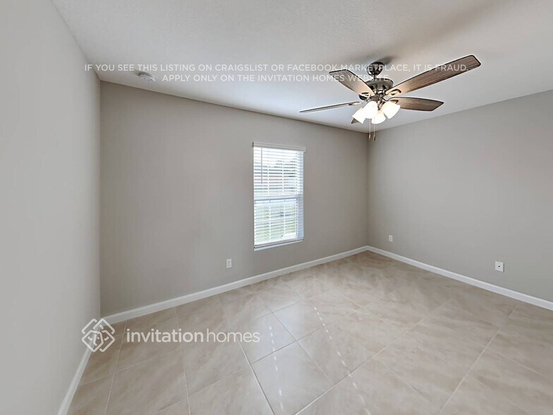 Building Photo - 1909 SW Hampshire Ln