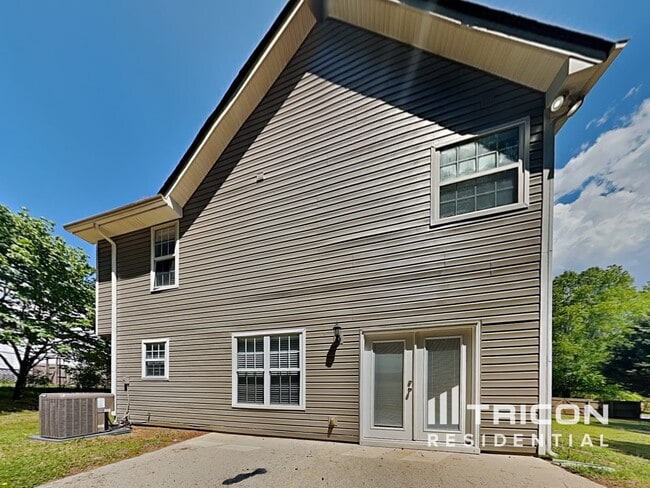 Building Photo - 7061 Saratoga Dr