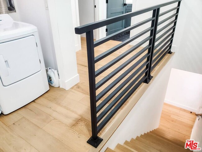 Building Photo - 11221 Hannum Ave