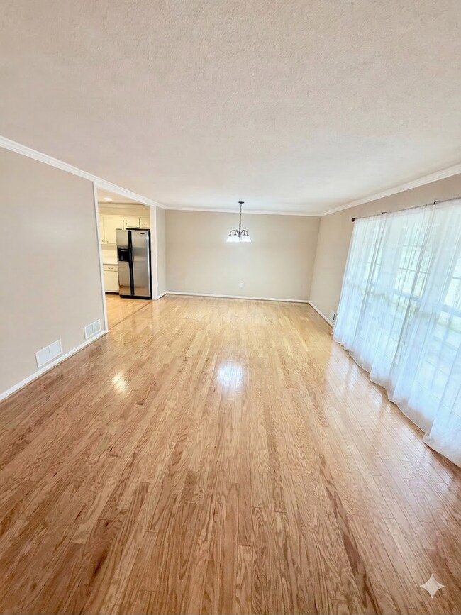 Building Photo - Charming & Convenient Athens Home – Prime Location with Modern Comforts