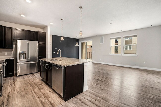 Building Photo - Amazing WesTown Condo with Garage Availabl...