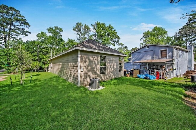 Building Photo - 1307 St Lawrence River Rd