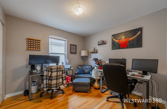 Building Photo - 1438 W Cortez St