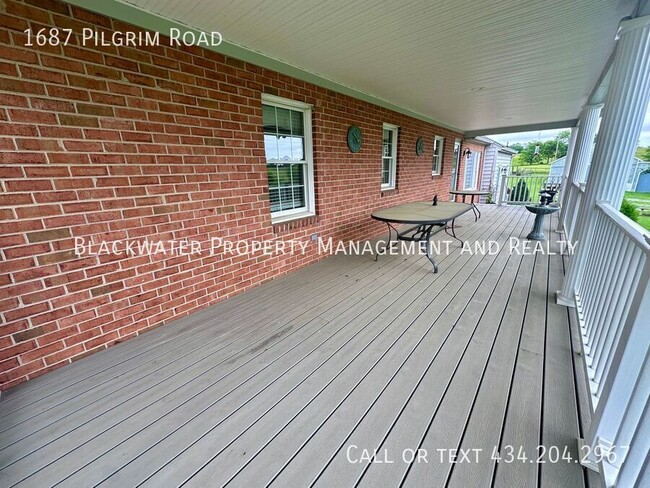 Building Photo - 1687 Pilgrim Rd