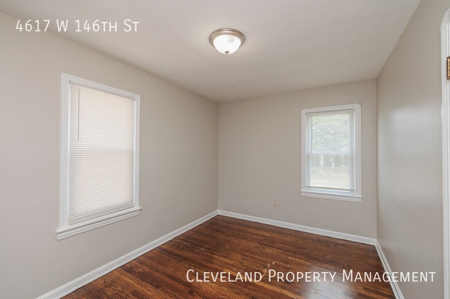 Building Photo - Beautifully Renovated Bungalow