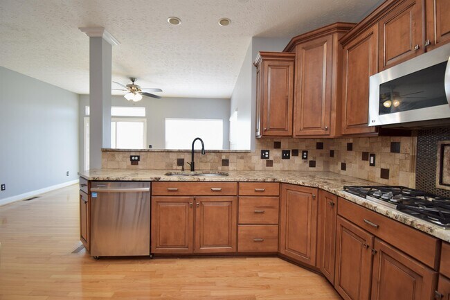 Building Photo - 5167 Elm Leaf Trail