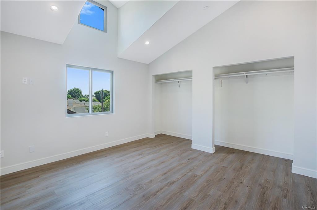 Building Photo - 3920 W 108th St