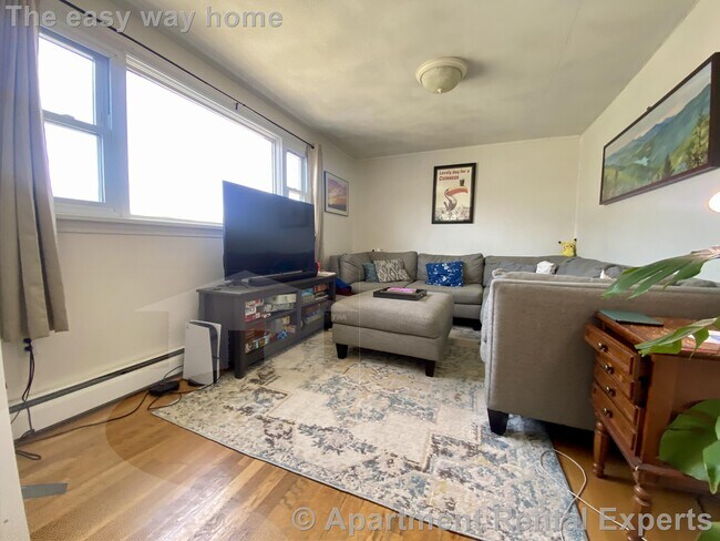 Building Photo - 87 Summer St