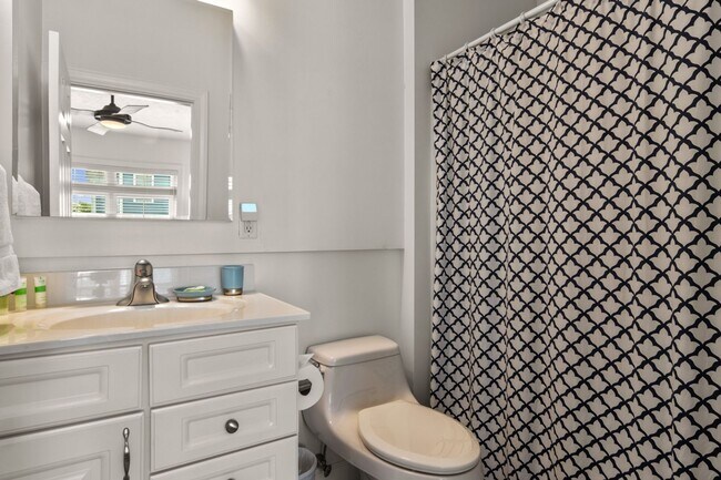 Building Photo - Pet-Friendly 30-Day Rental – Downtown Waterfront Condo