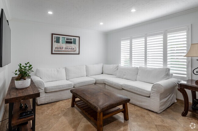 1,175SF - 3BR, 2BA - Furnished Corporate Housing Townhome
