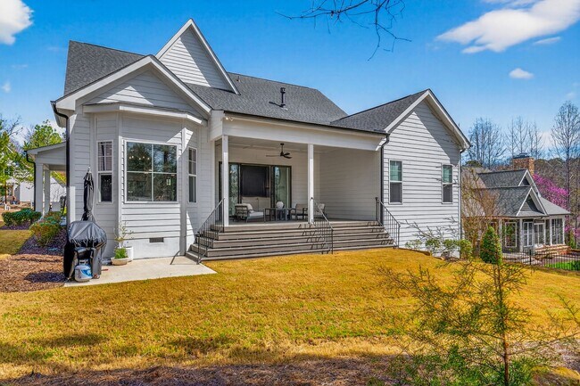 Building Photo - Spacious 4BR Home with Office & Covered Porch in Chapel Ridge