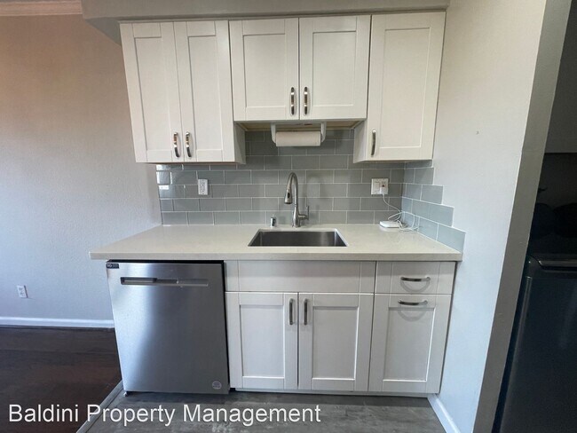 Building Photo - 3 br, 1.5 bath House - 2360 Greendale Drive