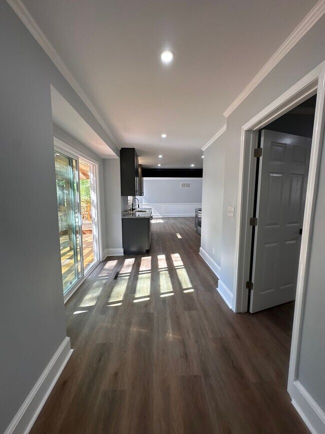 Building Photo - RENTAL HOME 4BD/3BTH