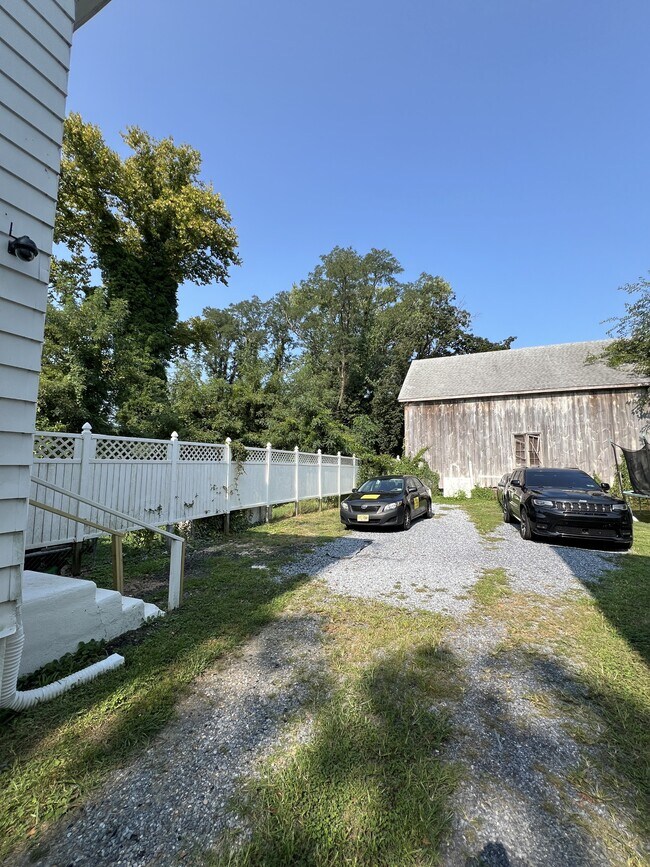 Building Photo - 85 Chestnut St