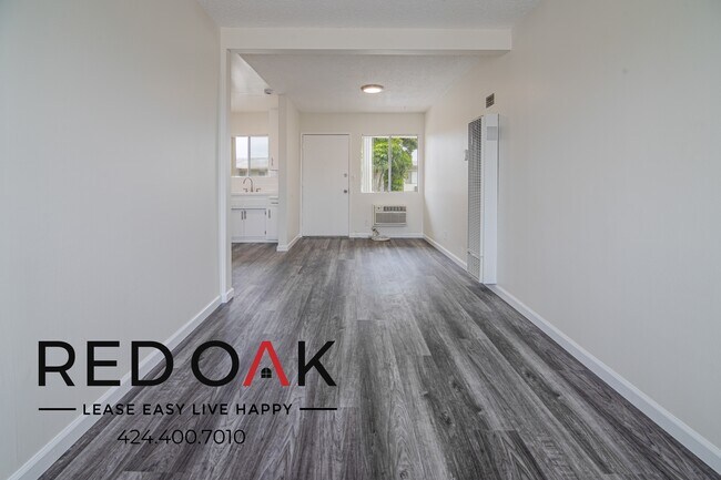 Building Photo - 10920 Ramona Blvd