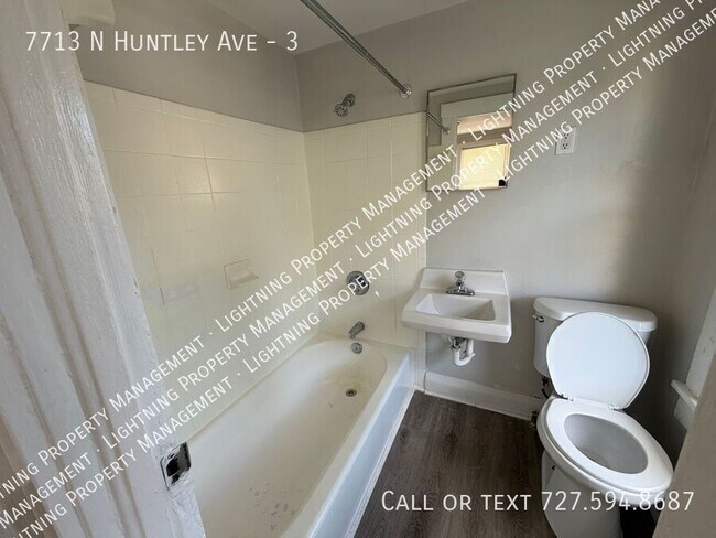 Building Photo - 7713 N Huntley Ave