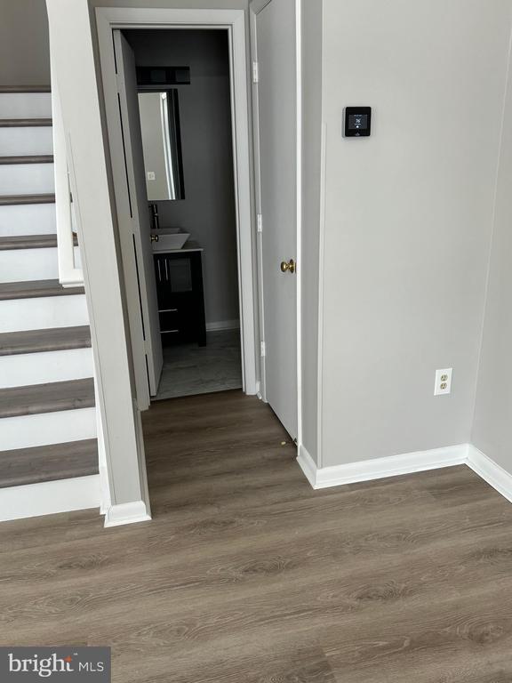 Building Photo - 44244 Mossy Brook Square