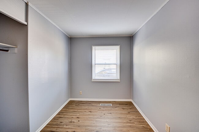 Building Photo - 1823 Overdene Ave