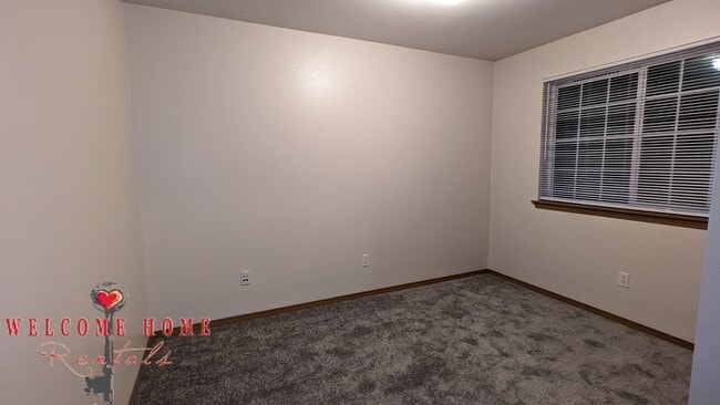 Building Photo - The amenities of an apartment community in a gorgeous home!