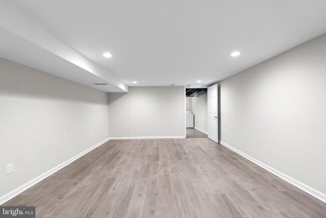 Building Photo - 205 Juniper Rd