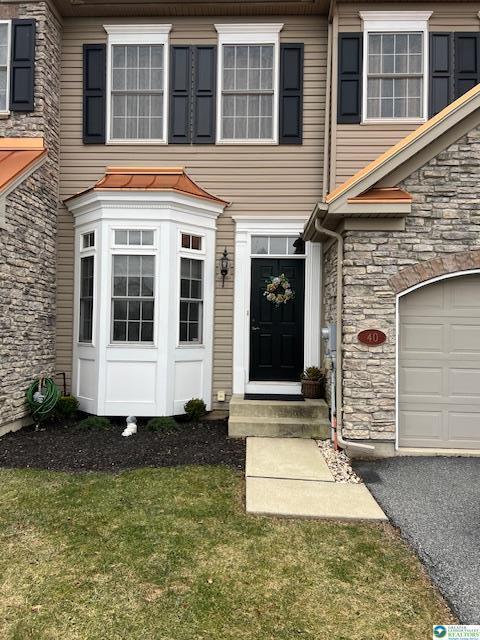 Building Photo - 40 Hillside Ct S