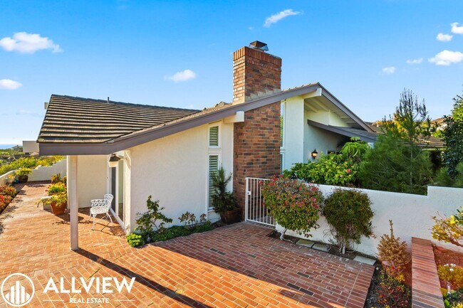 Building Photo - 3 Bedroom, 2 Bath Home Available In Jasmin...