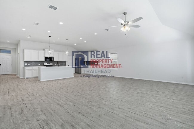 Building Photo - Inviting 3-Bedroom Home with Covered Patio