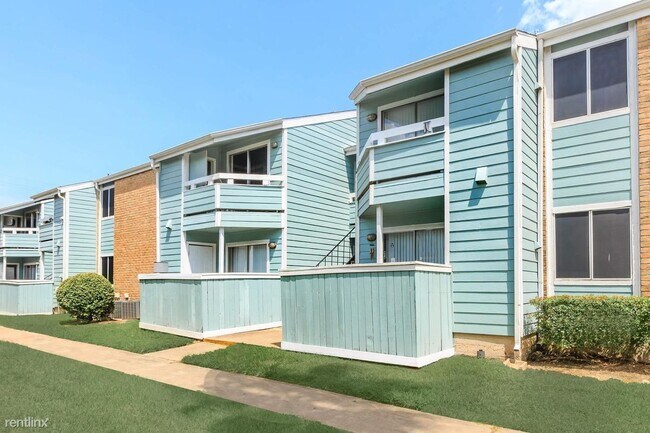 Building Photo - 1 br, 1 bath Condo - 3520 East Nasa Pkwy F...