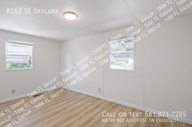Building Photo - 8162 SE Skylark-