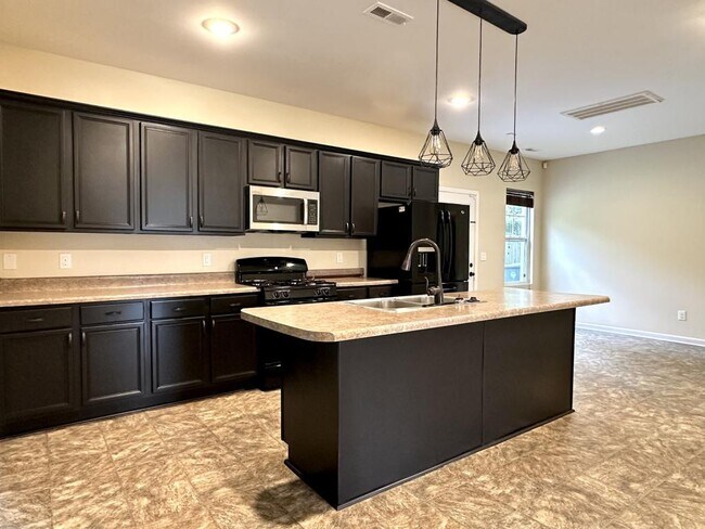 Building Photo - 1205 Peppermint Ct