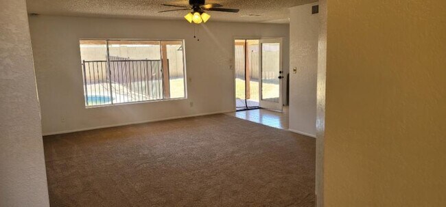 Building Photo - 2 bedroom in GLENDALE AZ 85303