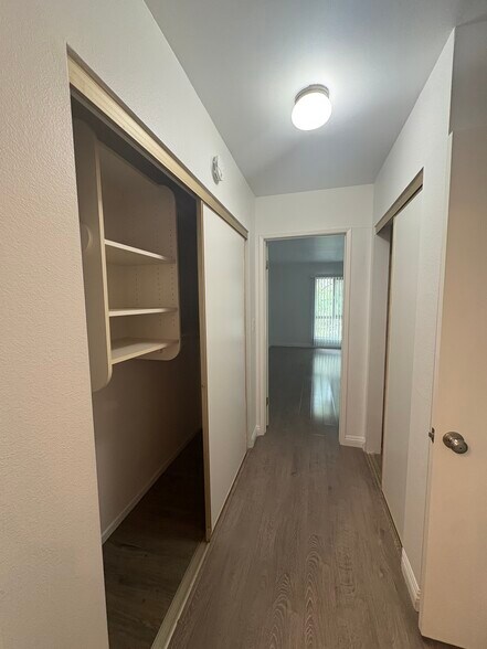 Building Photo - 5718 Ravenspur Dr