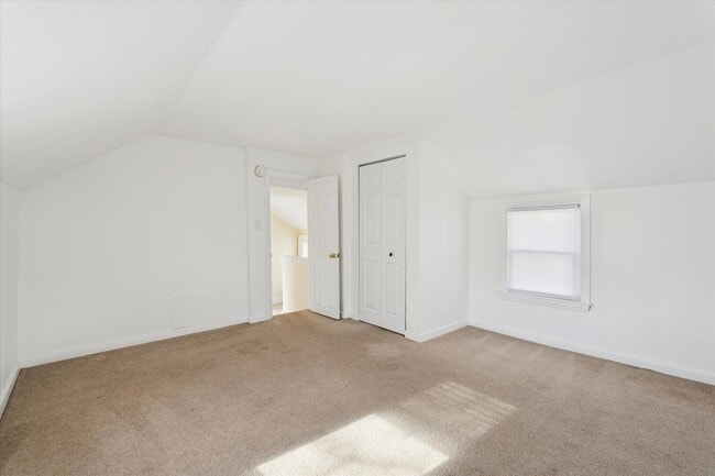 Building Photo - Charming 2-Bedroom Single-Family Home with off Street Parking