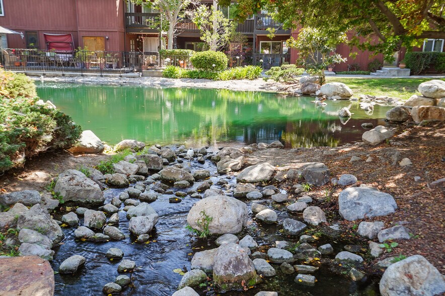 Building Photo - 9103 Summertime Ln