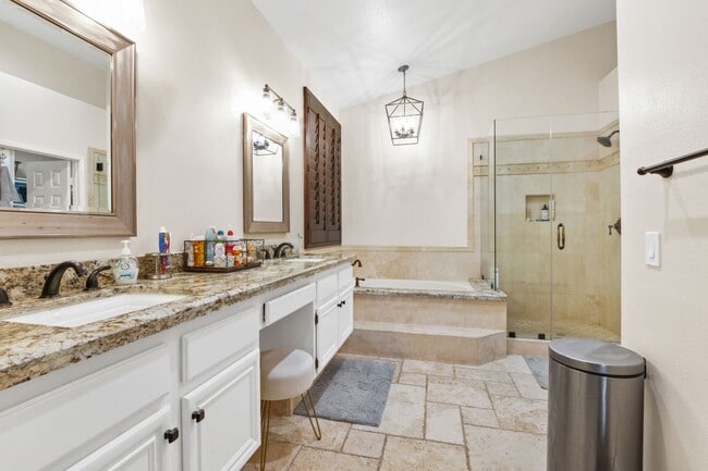 Building Photo - Ready now: Spacious 4 bedroom 3 bath with bonus room and 3 car garage