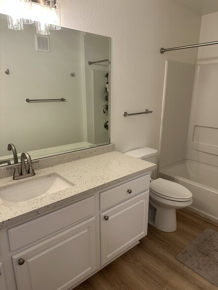 Building Photo - 12067 Alta Carmel Ct